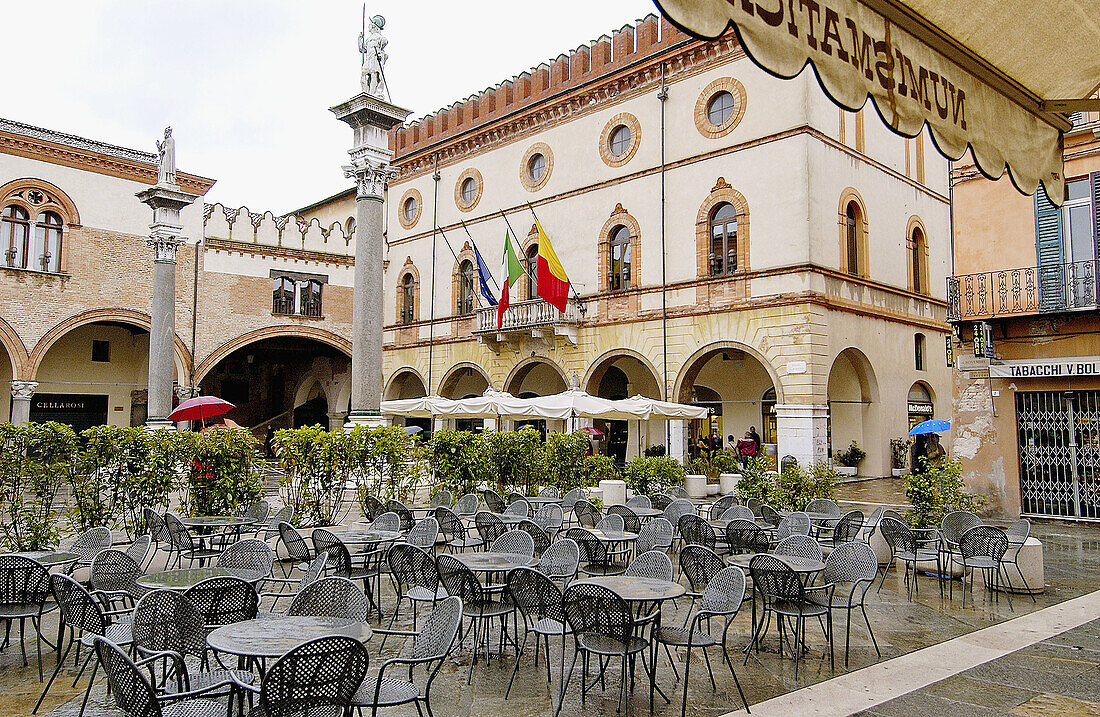 Palazzo Comunale. Piazza del Popolo. Ravenna. Italy