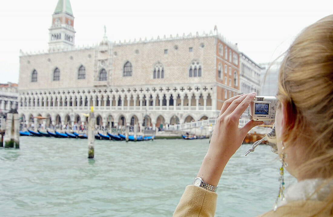 Dogenpalast in Riva degli Schiavoni. Venedig. Venetien, Italien