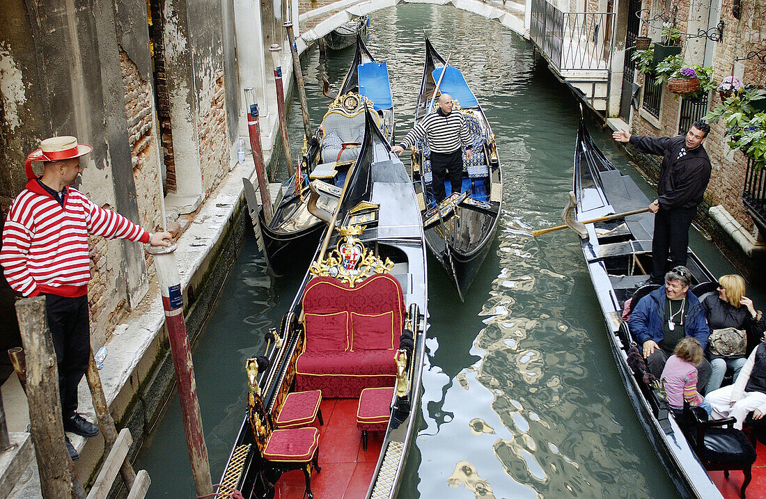 Gondeln. Venedig. Venetien, Italien