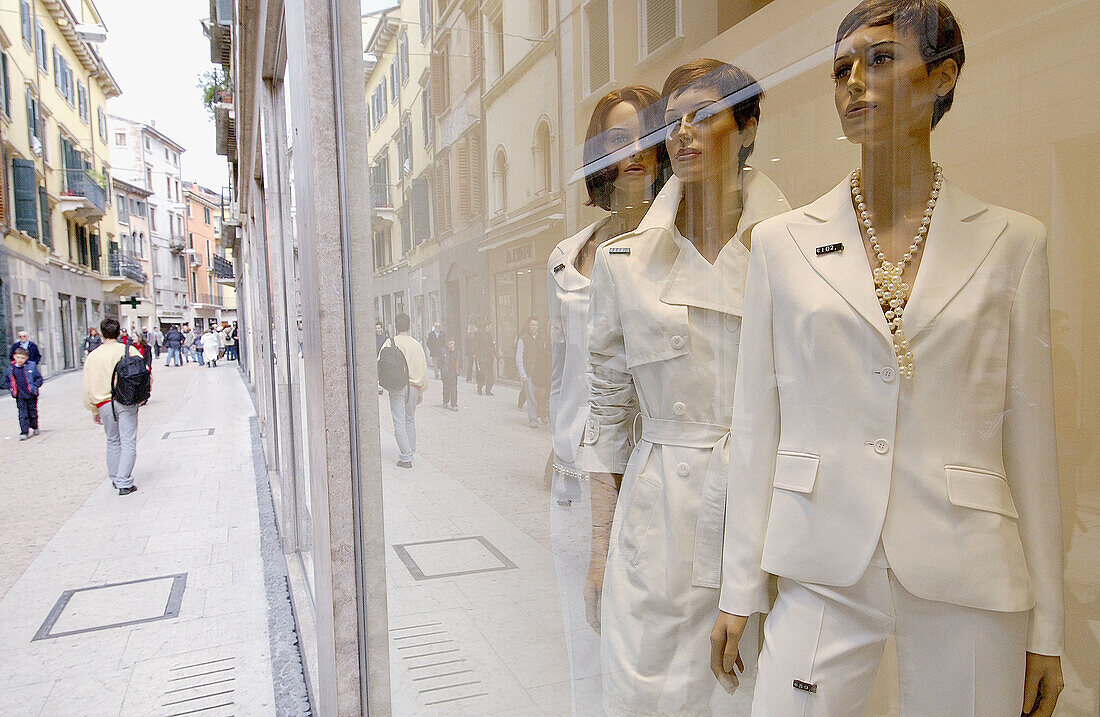 Shop on Via Mazzini. Verona. Veneto, Italy