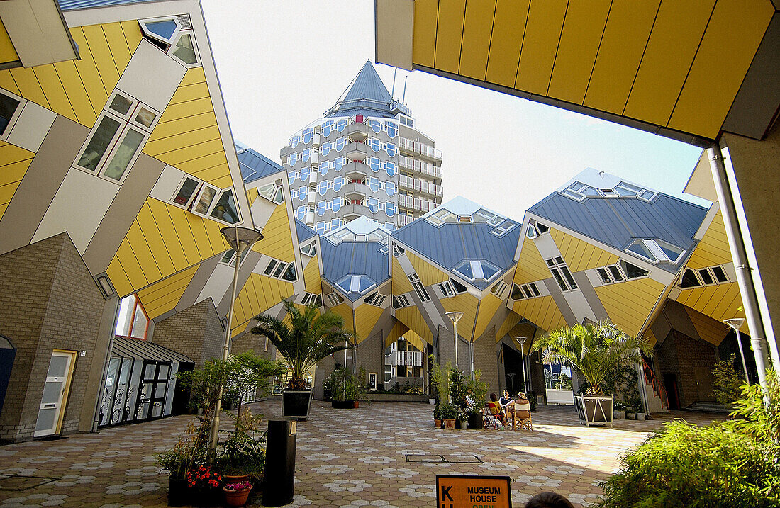 Kubische Häuser (Kubuswonig, Kijk-Kubus) von Piet Blom. Rotterdam. Niederlande