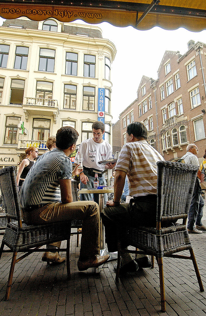 Bars in der Damstraat. Amsterdam, Niederlande