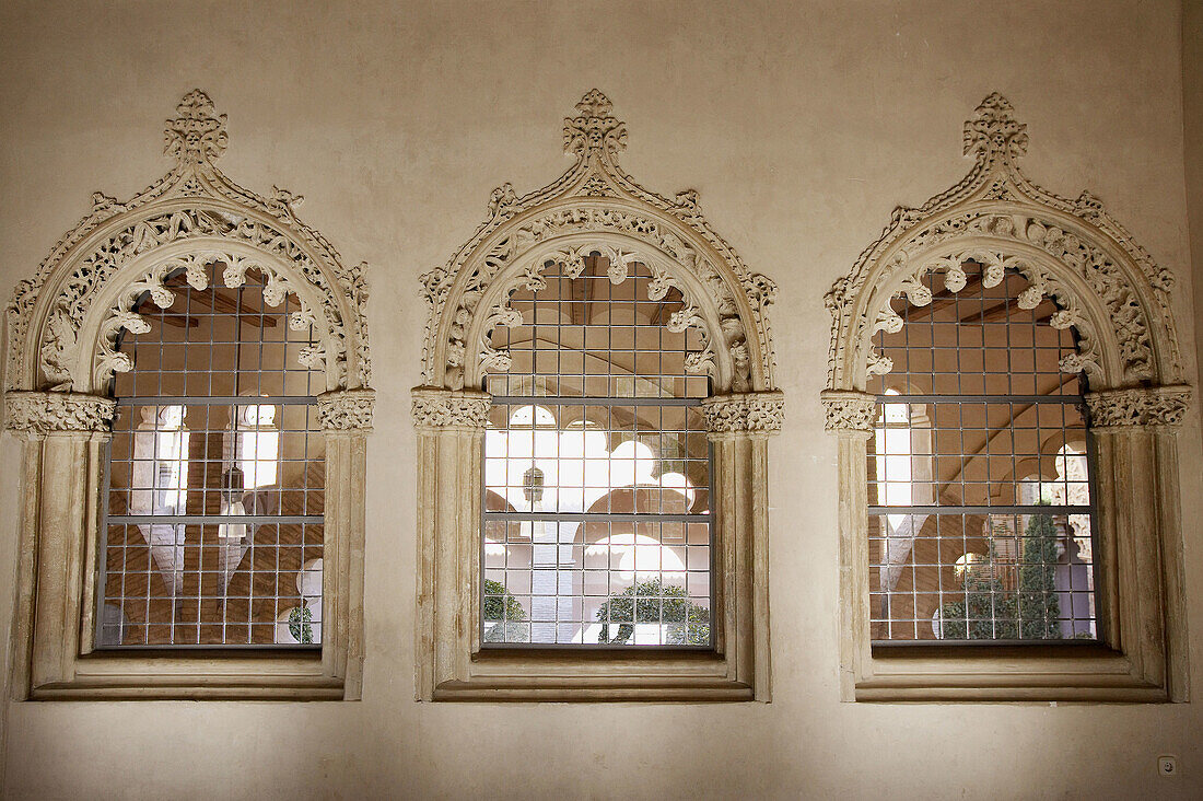 Palacio de la Aljafería, arabischer Palast aus dem 11. Jahrhundert, beherbergt die Cortes de Aragón (autonomes Parlament). Zaragoza. Aragón, Spanien