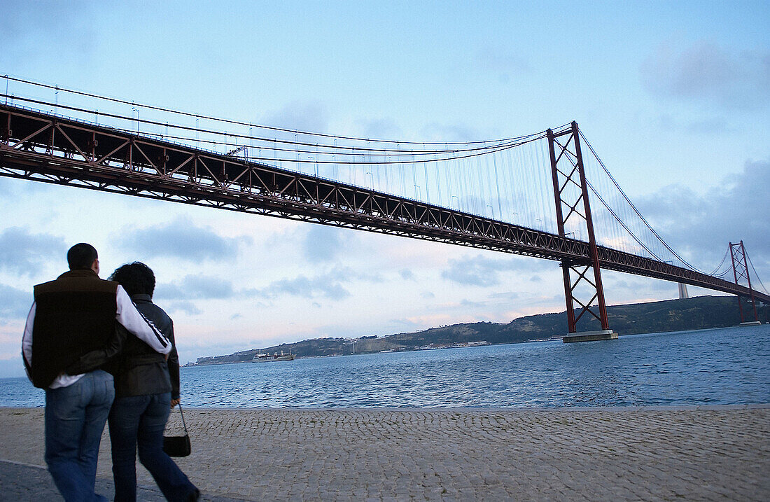 25. April Brücke über den Fluss Tejo, Lissabon. Portugal