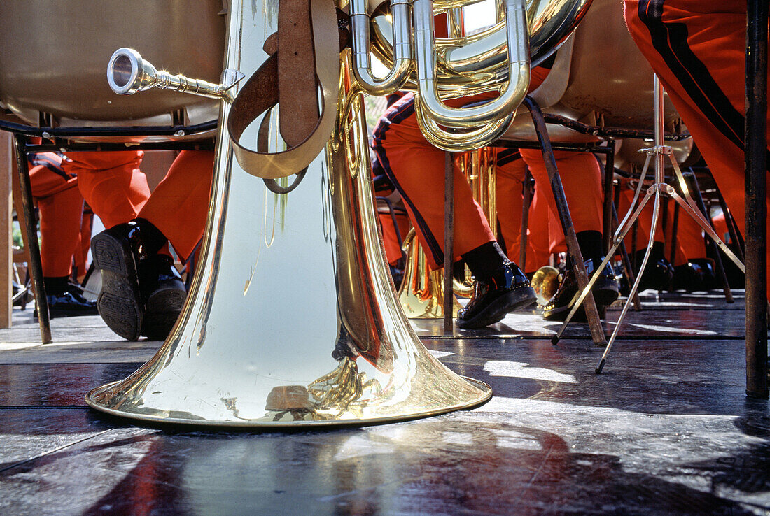  Brass, Color, Colour, Concept, Concepts, Contemporary, Daytime, Detail, Details, Exterior, Floor, Floors, Horizontal, Human, Leisure, Mirror image, Mirror images, Music, Music band, Music bands, Musical instrument, Musical instruments, Musician, Musician