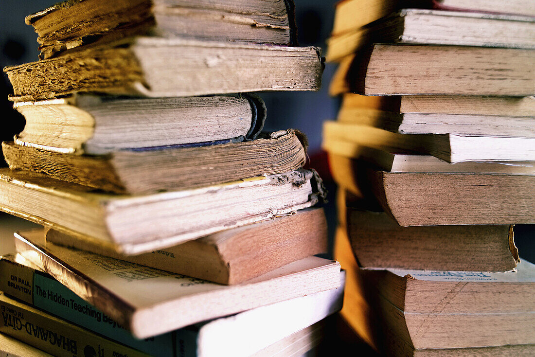  Aged, Book, Books, Close up, Close-up, Closeup, Color, Colour, Concept, Concepts, Detail, Details, Education, Heap, Heaped, Heaps, Indoor, Indoors, Inside, Interior, Learn, Learning, Leisure, Many, Object, Objects, Old, Pile, Piled up, Piles, Reading, St