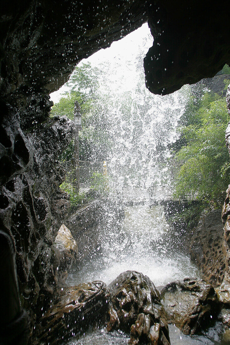  Aussen, Außen, Bewegung, Erfrischend, Farbe, Fels, Felsen, Frische, Höhle, Höhlen, Landschaft, Landschaften, Nass, Natur, Tageszeit, Vertikal, Wasser, Wasserfall, Wasserfälle, B08-206016, agefotostock 