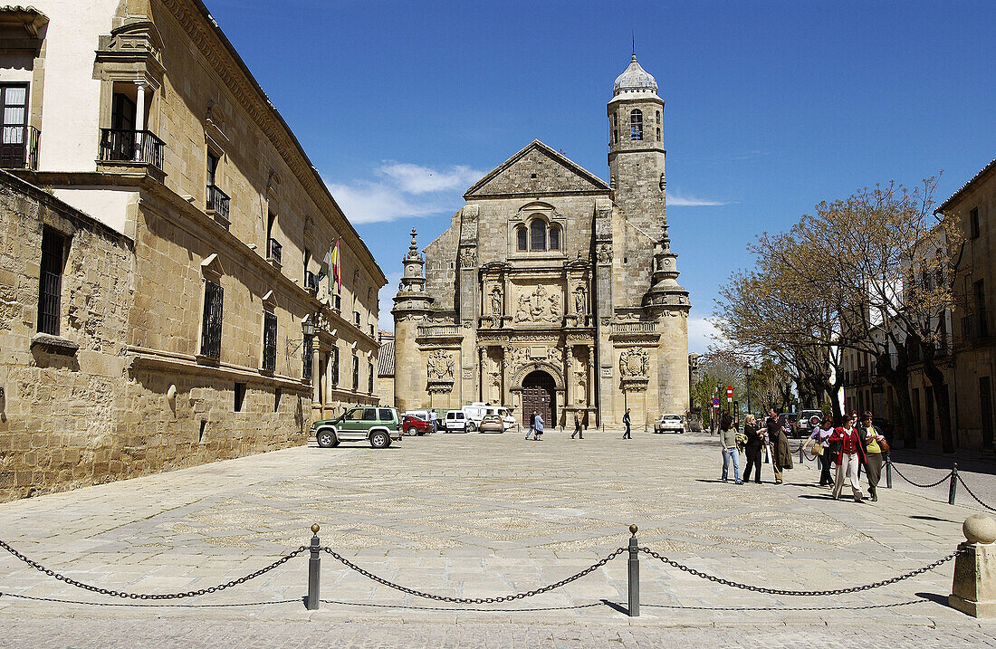 Iglesia del Salvador and Parador Nacional del Condestable Dávalos (left). Úbeda. Jaén province. Andalusia. Spain