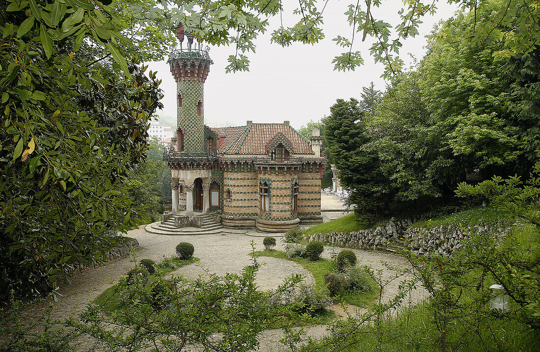 El Capricho von Gaudí (erbaut 1885). Comillas. Kantabrien, Spanien