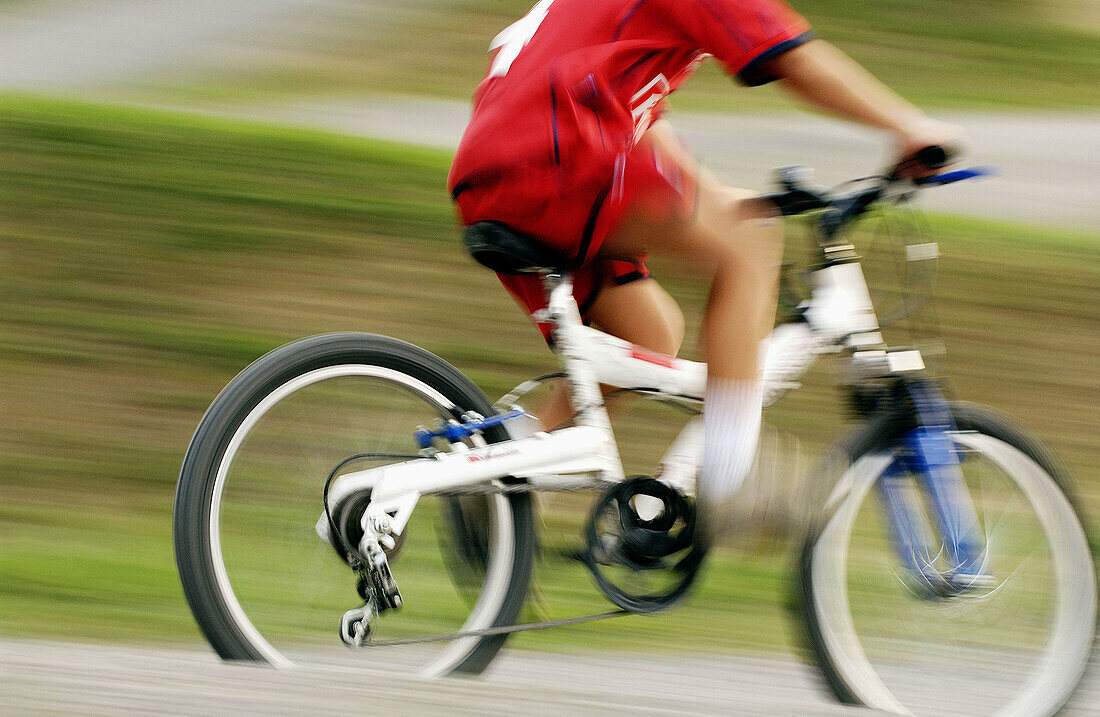 Junge auf einem Fahrrad