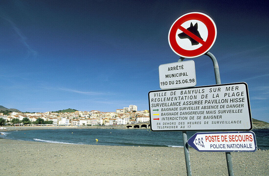 Beach. Banyuls-sur-mer. Pyrenees-Orientales. Languedoc Roussillon. France