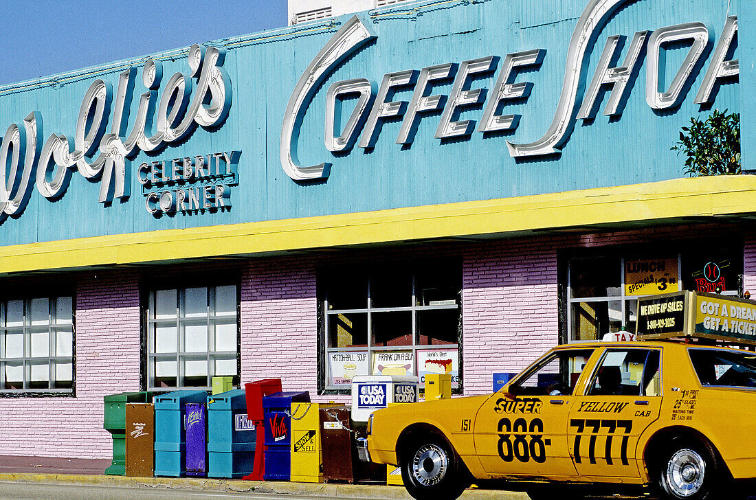 Wolfie s Deli, Art Deco district, Miami Beach, Florida. USA.