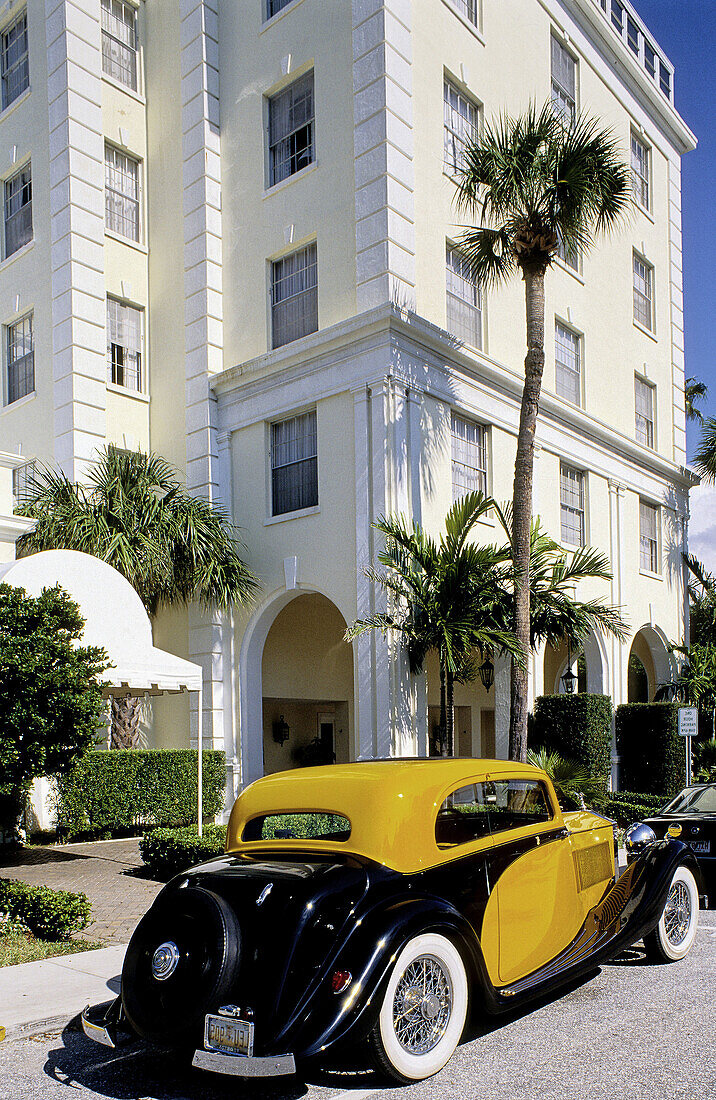 Old Rolls Royce. City of Palm Beach, Florida. USA.