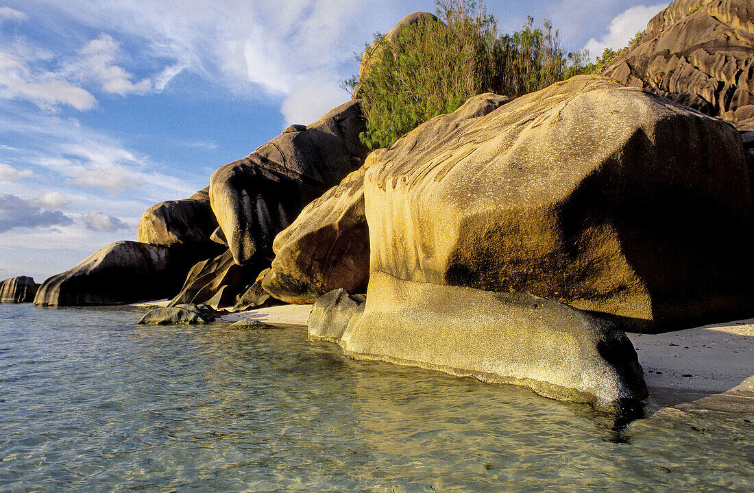 Anse Source d Argent beach and rocks. La Digue. Seychelles
