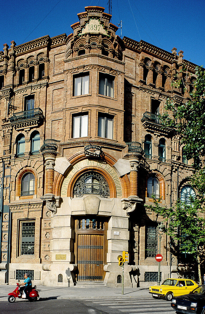 FECSA-ENDESA building on the corner Roger de Flor and Avinguda de Vilanova. Barcelona. Spain