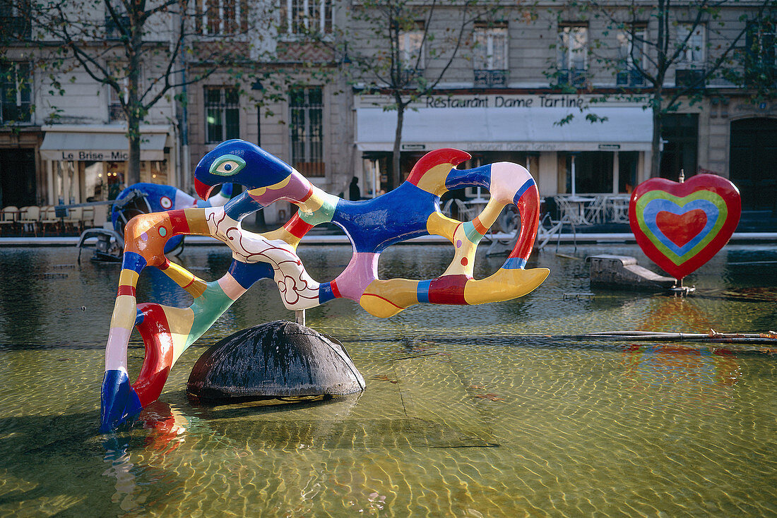 Place Beaubourg basin with Nikki de Saint-Phalle sculptures. Paris, France