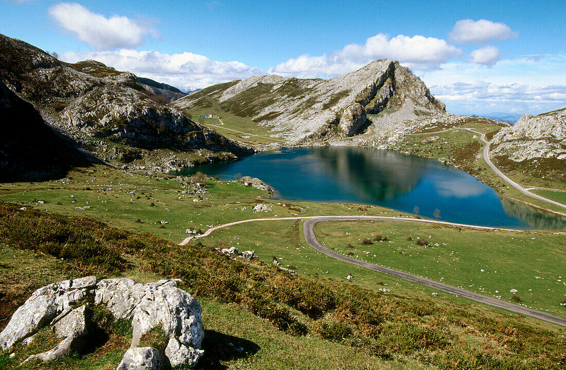 Enol-See. Covadonga. Nationalpark Picos de Europa. Asturien. Spanien