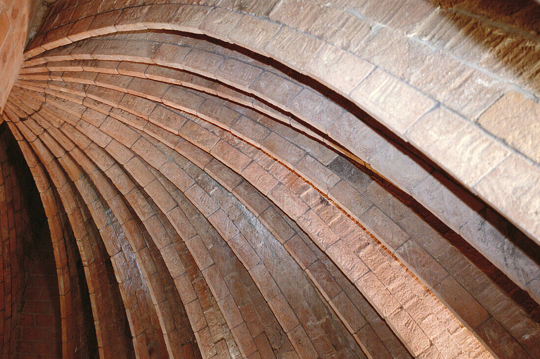 Casa Milà (La Pedrera) von Antoni Gaudí, Dachgeschoss, Detail. Barcelona. Spanien