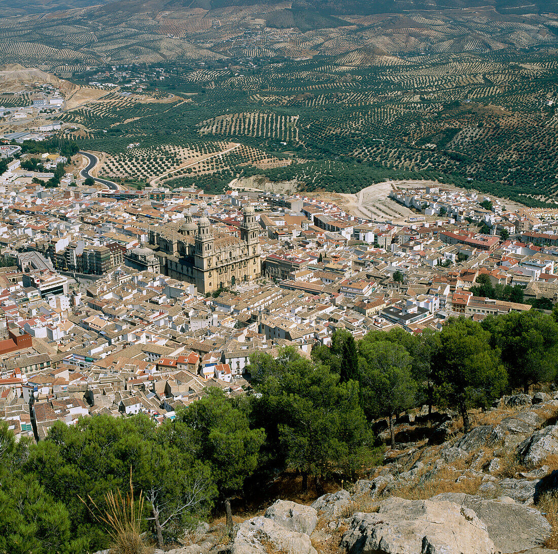 Jaen, Blick auf die Stadt von der Burg Santa Catalina aus. Andalusien. Spanien