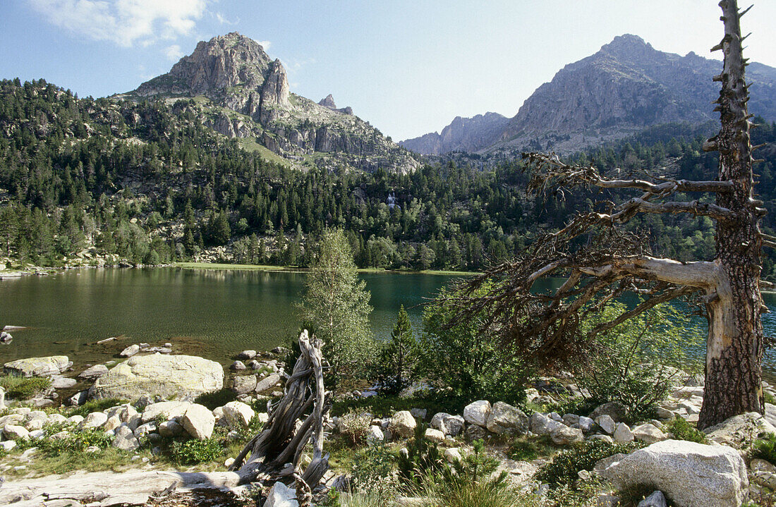 Estany de Ratera. Parc Nacional d Aigües Tortes. Lleida province. Catalonia. Spain