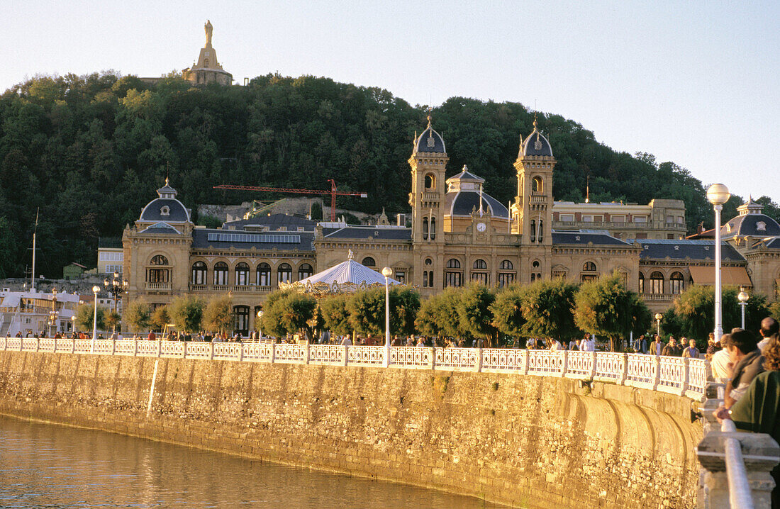 La Concha Promenade, Alderdi Eder Park & Rathaus. San Sebastián-Donostia. Guipúzcoa. Euskadi.