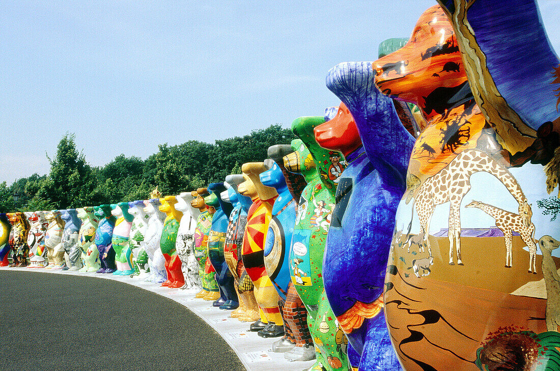 Bears exhibition at Brandeburg Gate (2002). Berlin. Germany