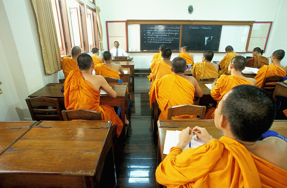 Monks attending classes. International Buddhist Meditation Centre (IBMC). Bangkok. Thailand