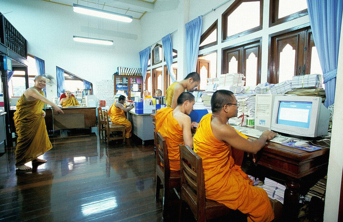 Monks attending a computer class. International Buddhist Meditation Centre (IBMC). Bangkok. Thailand