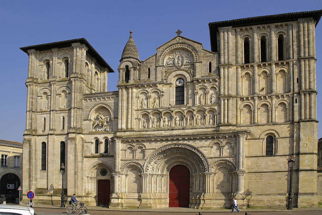 Sainte Croix church, (XIIc. former benedictin clauster), at Bordeaux. Gironde. France.