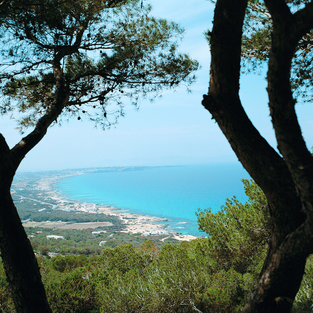 Es Calo und der Strand Tramuntana von El Mirador aus, Formentera, Balearen, Spanien