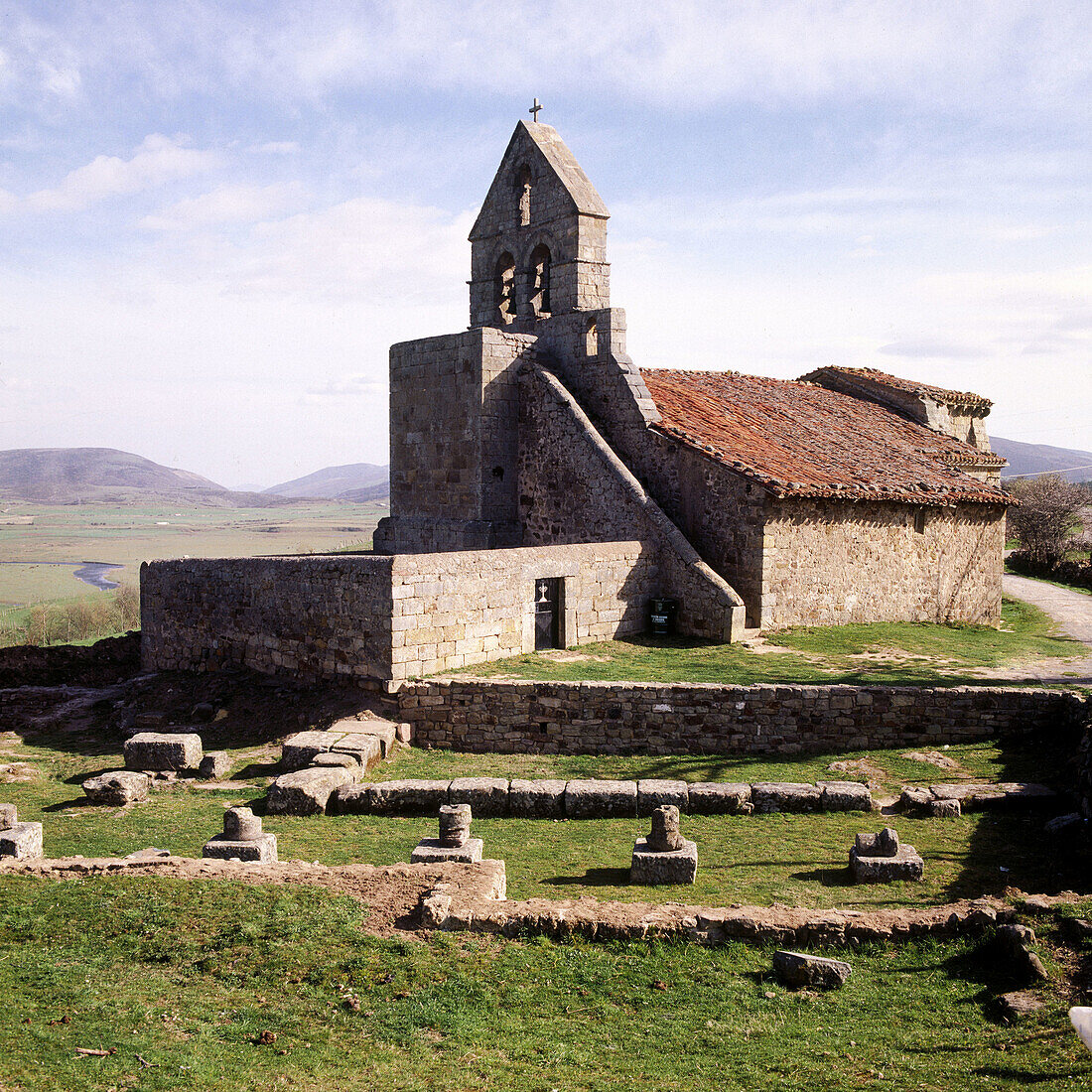 Romanische Kirche. Retortillo. Kantabrien, Spanien