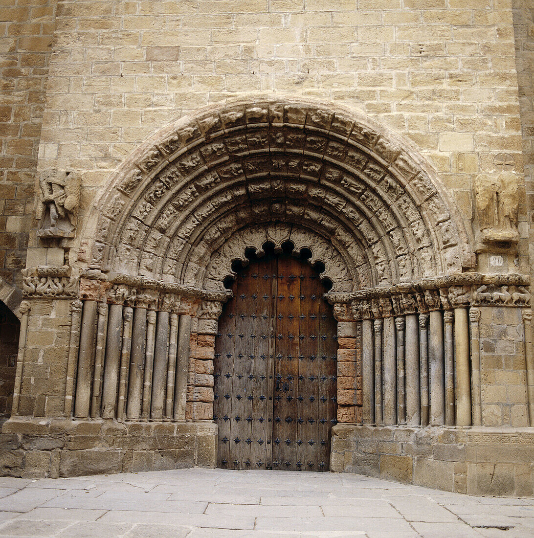 Kirche von Santiago, Puente de la Reina, Jakobsweg, Navarra, Spanien