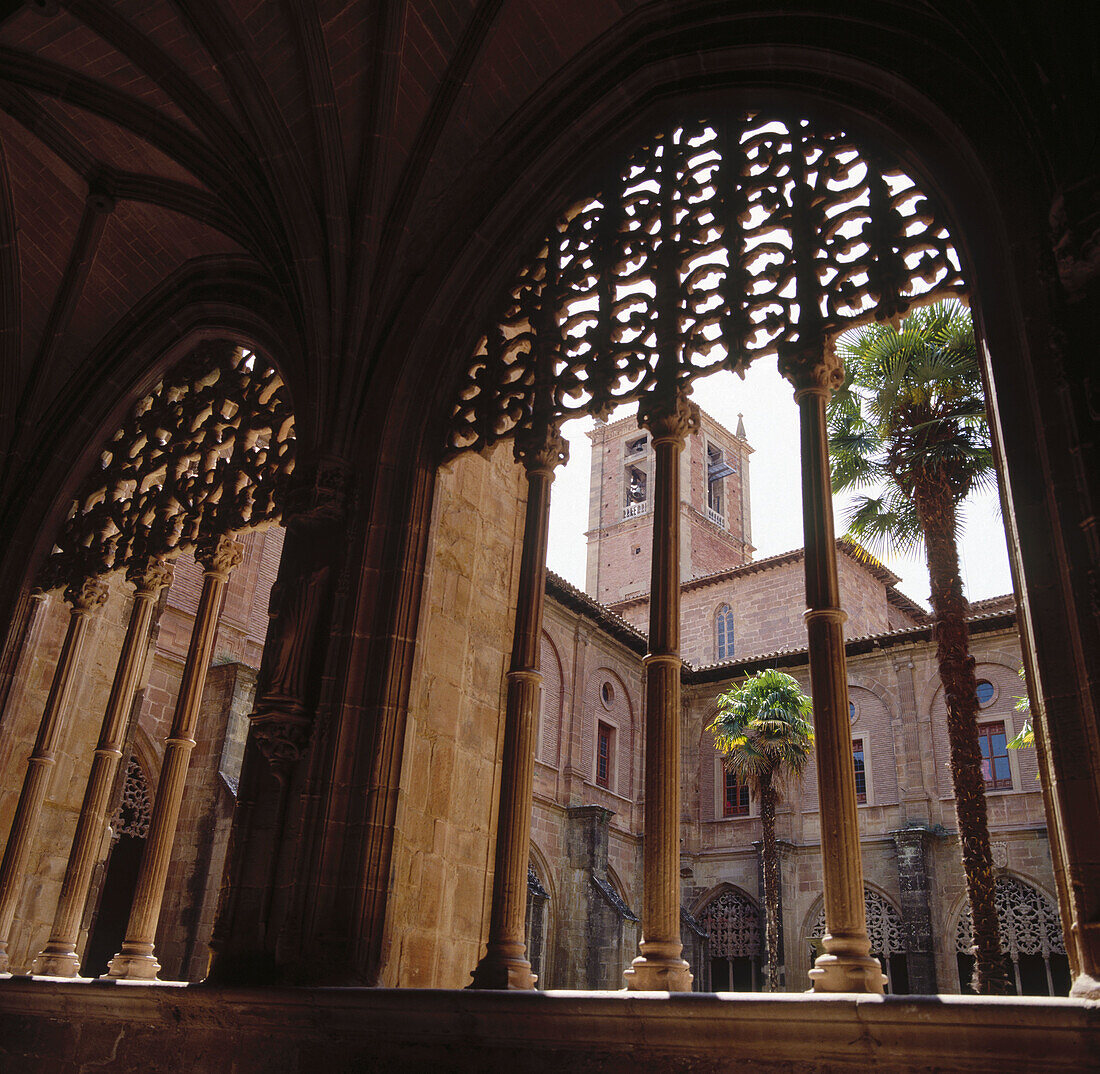 Kreuzgang der Ordensritter. Kloster Santa María la Real, Nájera, La Rioja, Spanien