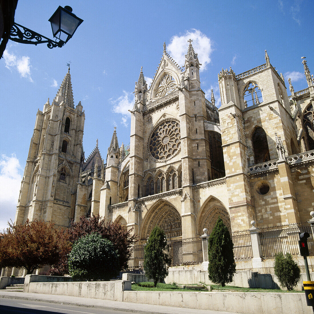 Puerta del Obispo. Gotische Kathedrale von Santa María de Regla. León. Spanien