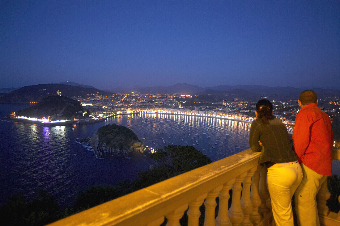 Die Bucht La Concha vom Monte Igeldo aus gesehen, Donostia (San Sebastián). Guipúzcoa, Euskadi. Spanien