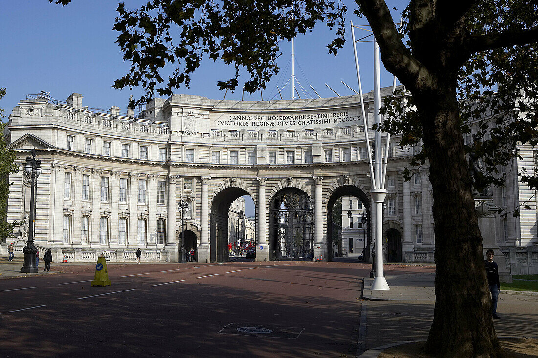 Admiralty Arch, Trafalgar Square, London. England, UK
