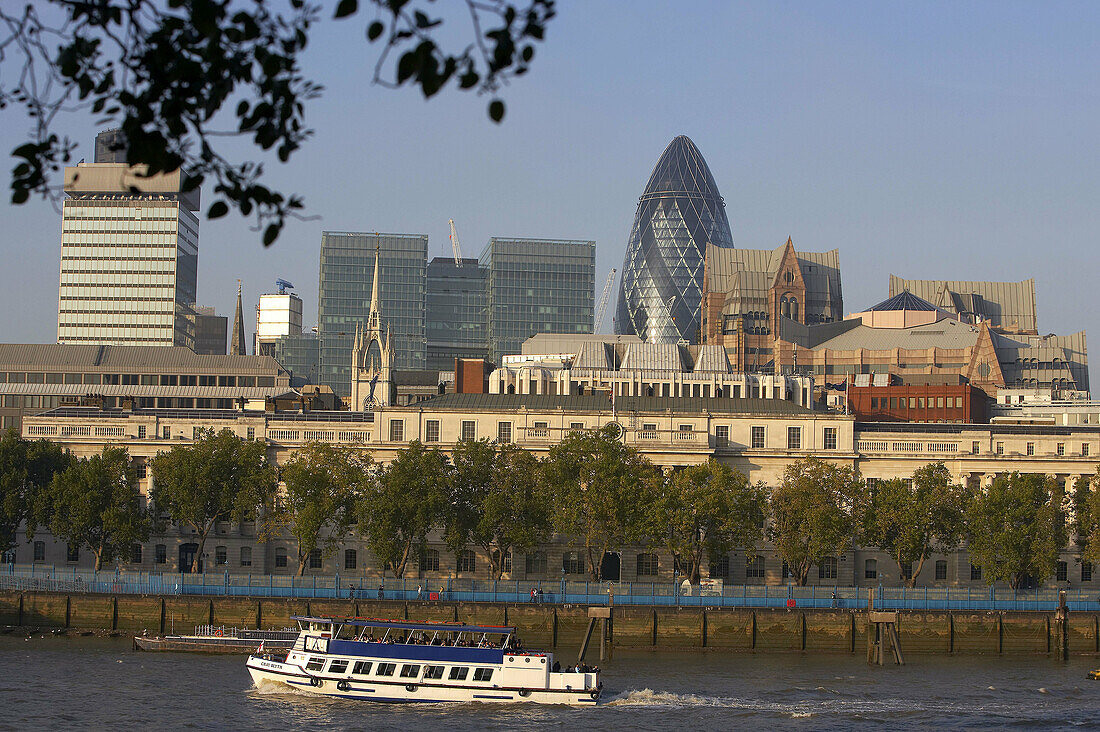 Custom House, office buildings, Swiss Re headquarters by architect Norman Foster, Thames River, London. England, UK