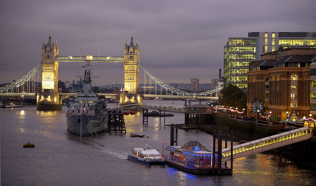 London Bridge City Pier, HMS Belfast, Southwark, Tower Bridge, Themse, London. England, UK