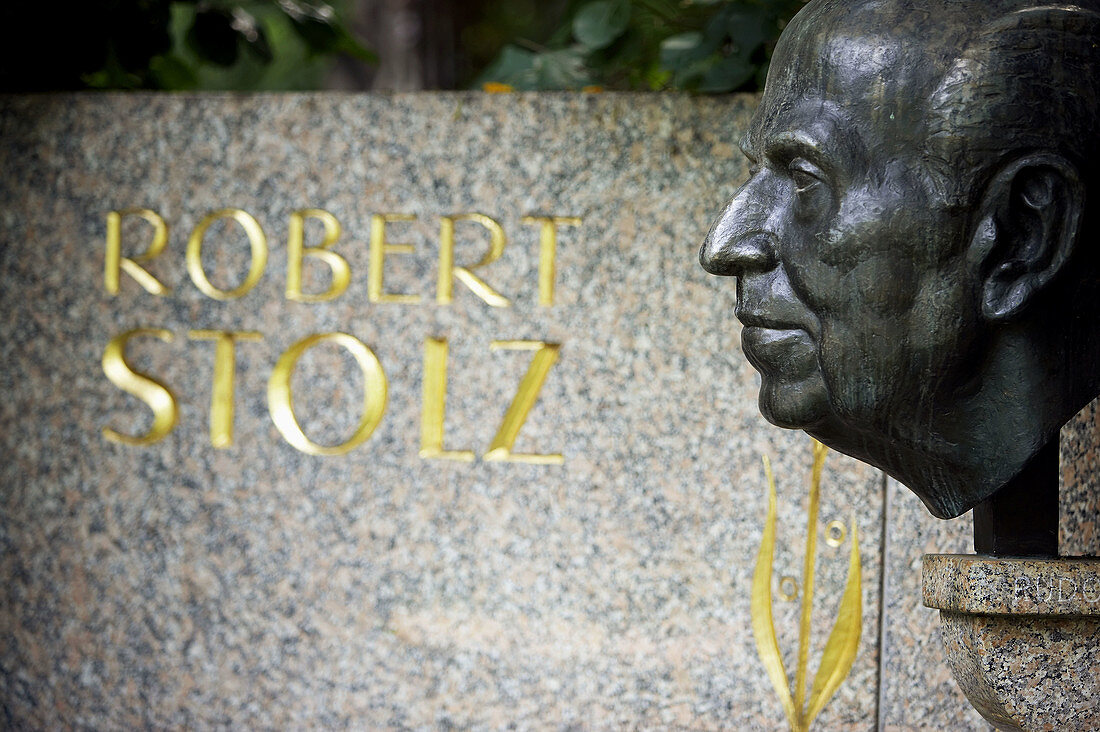 Monument to Robert Stolz in Stadtpark, Vienna. Austria