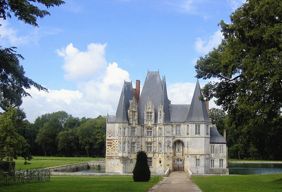 Castillo de Fontaine-Henry near Caen. Calvados, France