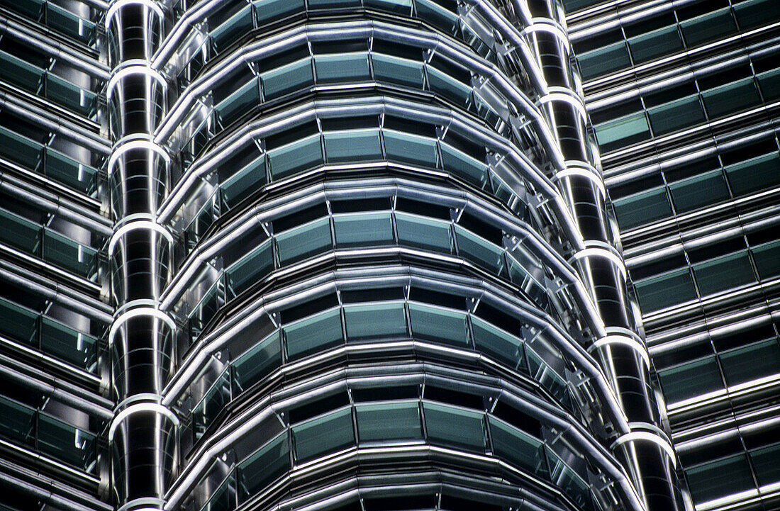 Petronas Twin Towers. Architect : Cesar Pelli. Lighting designer : Alain Guilhot. Kuala Lumpur. Malaysia.