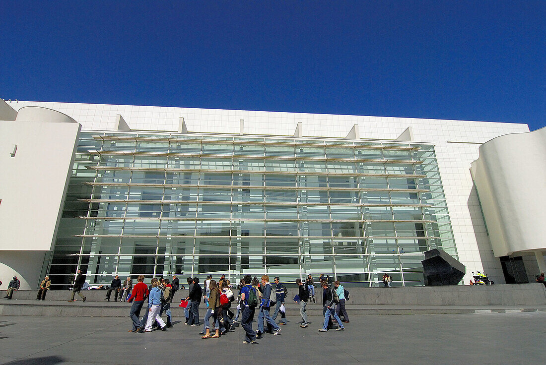 MACBA (Museum of Contemporary Art).1987-95. Richard Meier. Barcelona. Catalonia. Spain