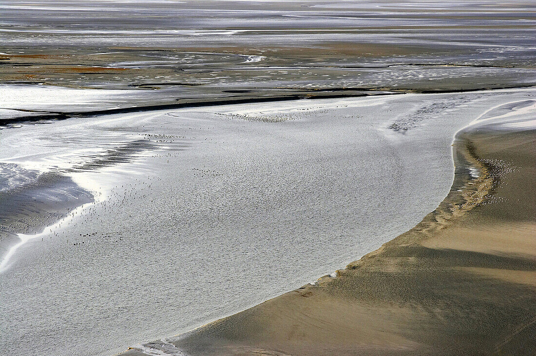 Sea, low tide near Mont St-Michel, Baie du Mont St-Michel, Normandie, dept Manche, France, Europe
