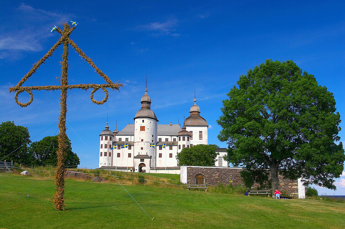 Castle of Laeckoe at the lake Vaenern near Lidkoeping, Vaestergoetland, southern Sweden