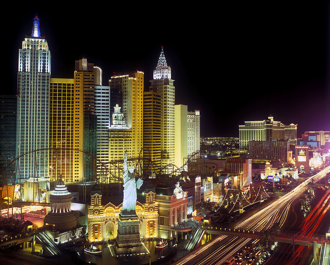 Hotels & casinos, the strip, Las vegas, Nevada, USA.