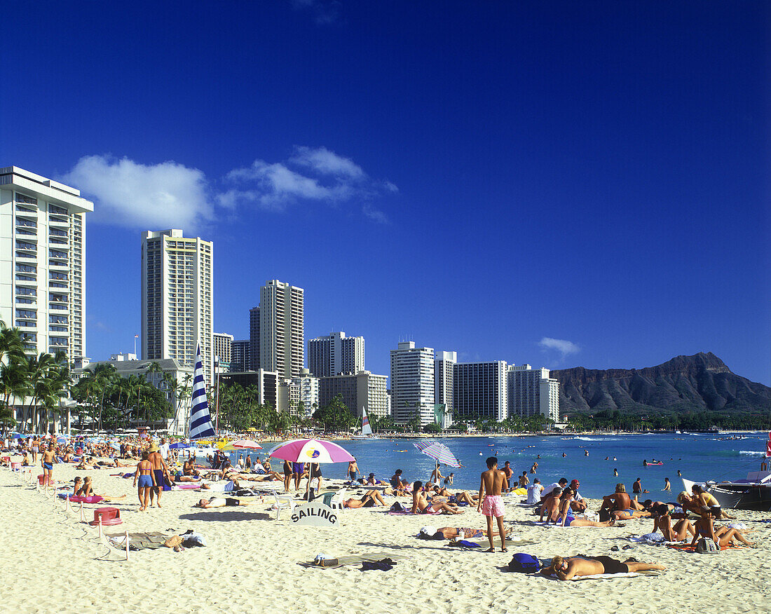 Waikiki & diamond head, honolulu, oahu, hawaii, USA.