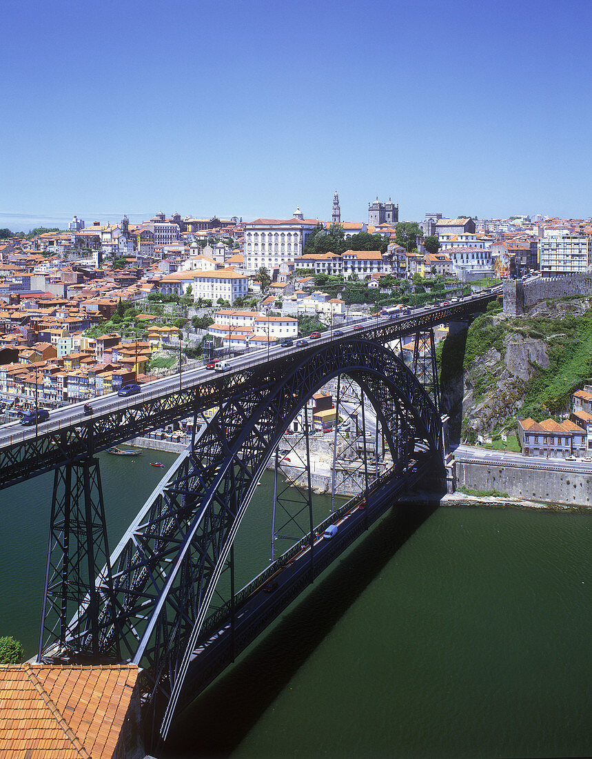 Ponte dom luis 1 bridge, Rio douro, oporto, Portugal.