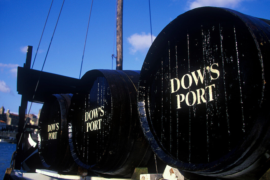 Port barrels, Dow s rabelo, Vila nova de gaia, oporto, Portugal.