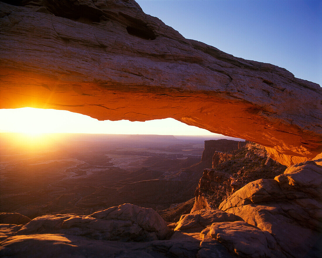 Color:scenic mesa arch, Canyonlands National Park, utah, USA.