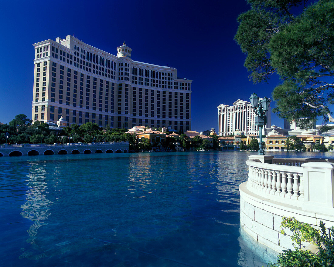 Bellagio hotel & casino, the strip, Las vegas, Nevada, USA.